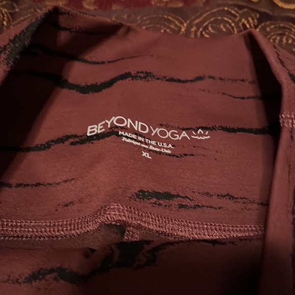 Beyond Yoga Legging - Picture 6 of 7